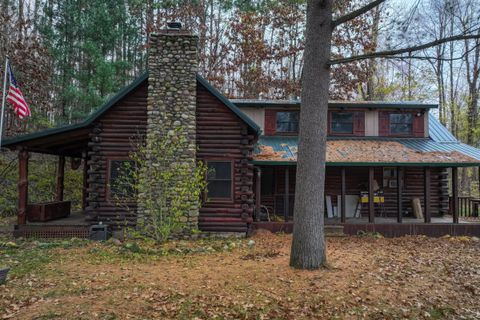 A home in Groveland Twp