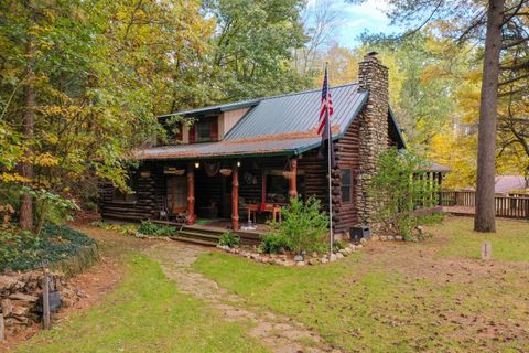 A home in Groveland Twp