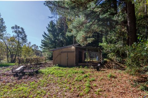 A home in Groveland Twp