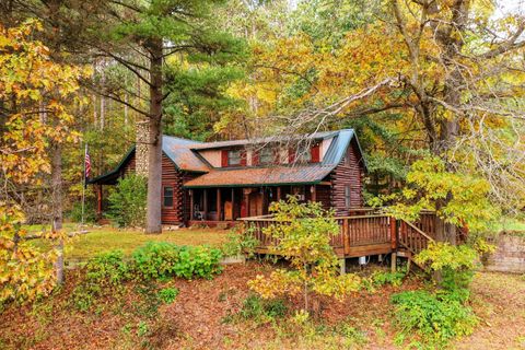 A home in Groveland Twp