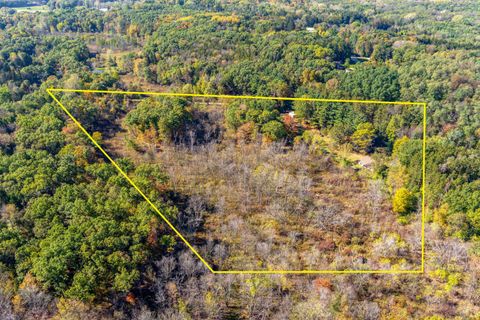 A home in Groveland Twp