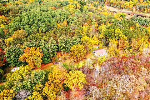 A home in Groveland Twp