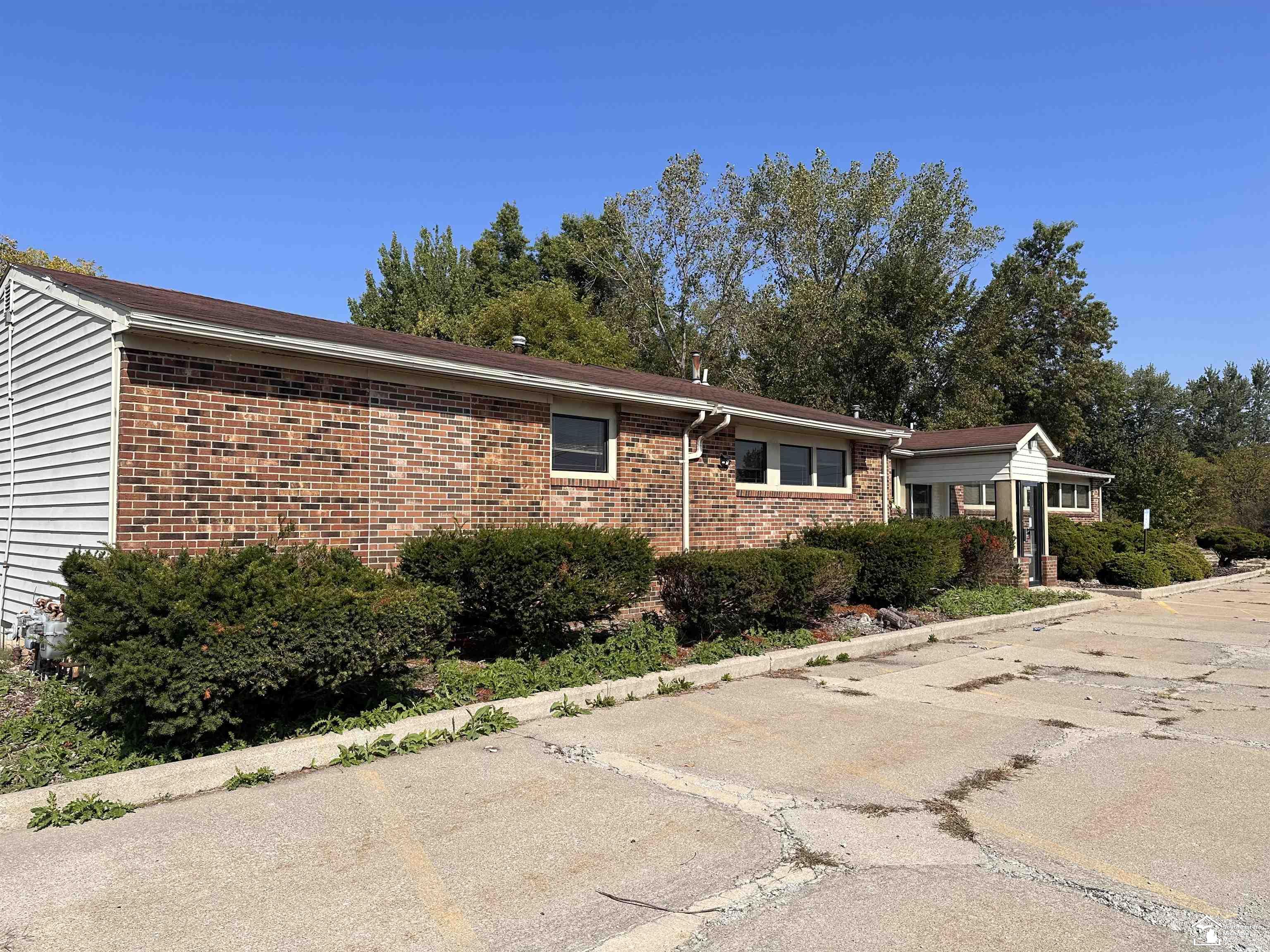 7521 N Telegraph Road