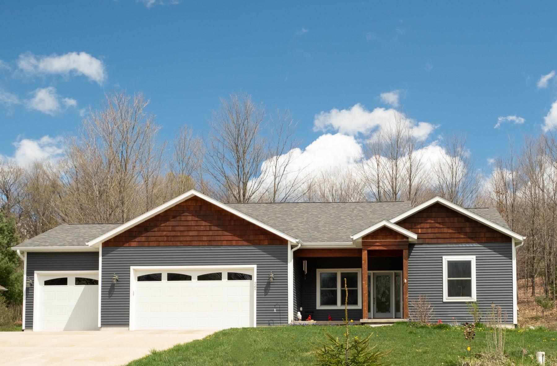 View East Bay Twp, MI 49696 house