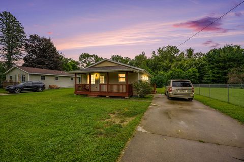 A home in Paw Paw Twp