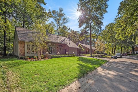 A home in Bingham Farms Vlg