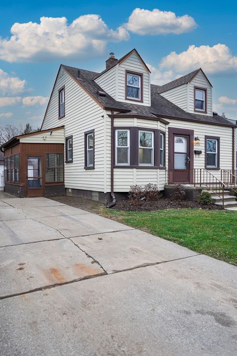 A home in Harper Woods