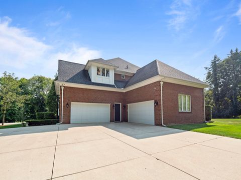 A home in Bloomfield Twp