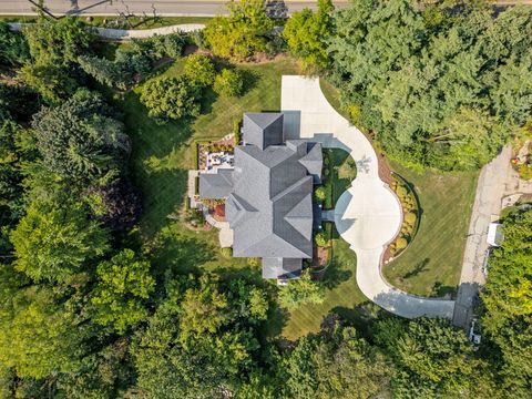 A home in Bloomfield Twp