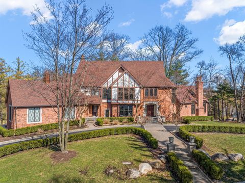 A home in BloomfieldCharterTownship_Oakland