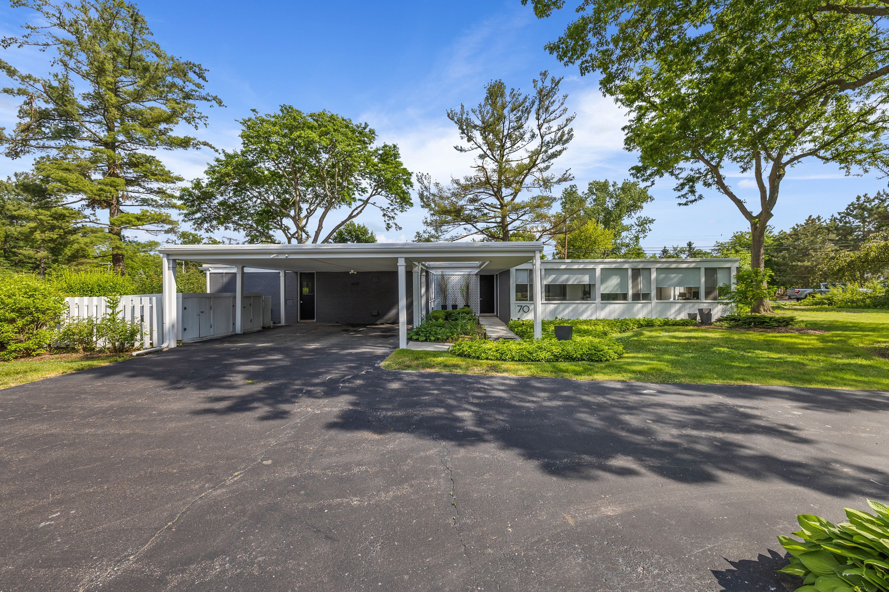 View Bloomfield Twp, MI 48304 house