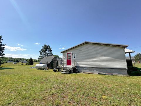 A home in Sauble Twp