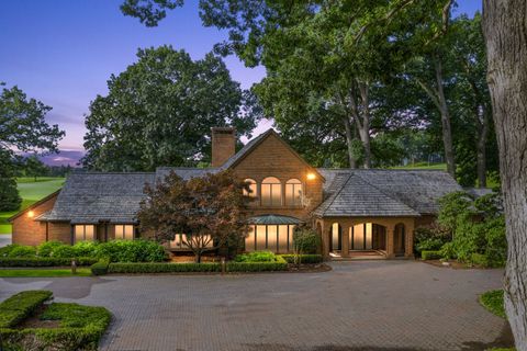 A home in Bloomfield Hills