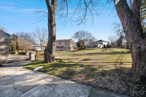 A home in West Bloomfield Twp