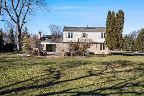 A home in West Bloomfield Twp