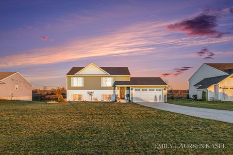 A home in Sand Lake Vlg