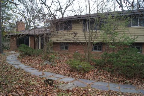 A home in West Bloomfield Twp