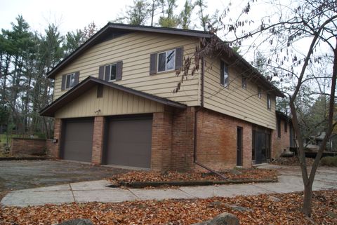 A home in West Bloomfield Twp