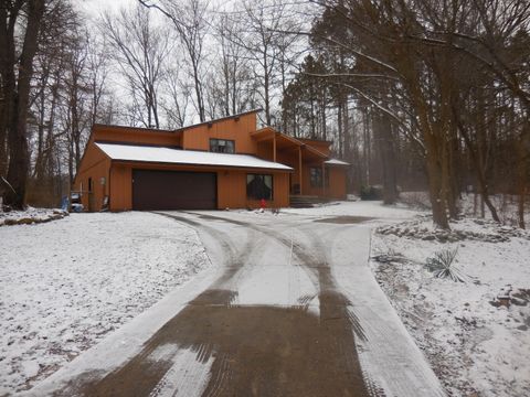 A home in Pennfield Twp