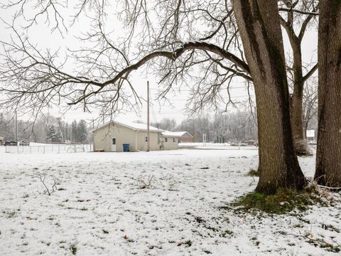 A home in Paw Paw Vlg