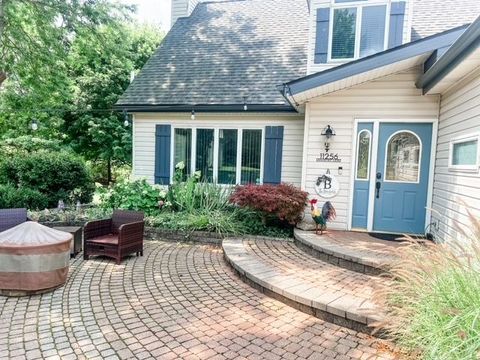 A home in Putnam Twp