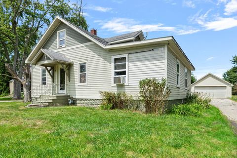 A home in Three Oaks Twp