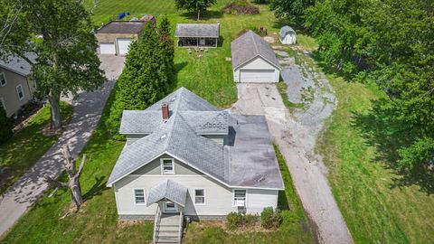 A home in Three Oaks Twp