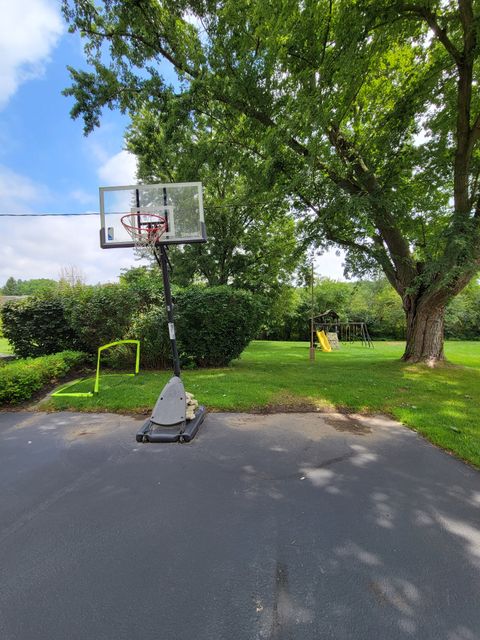 A home in Bloomfield Twp