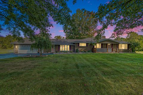 A home in Grand Blanc Twp