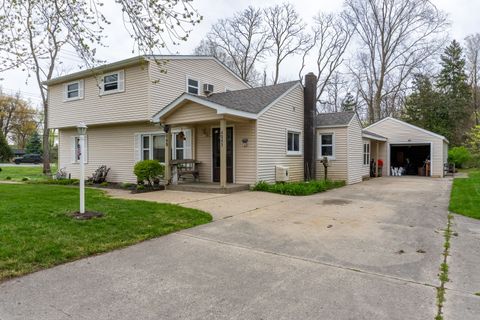 A home in West Bloomfield Twp