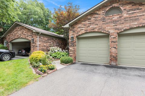 A home in Bloomfield Twp