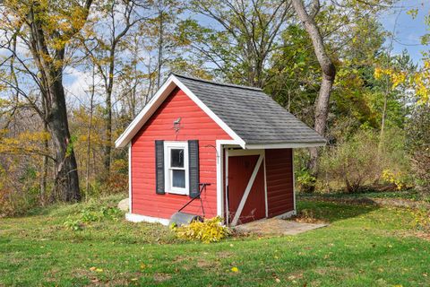 A home in Oakland Twp