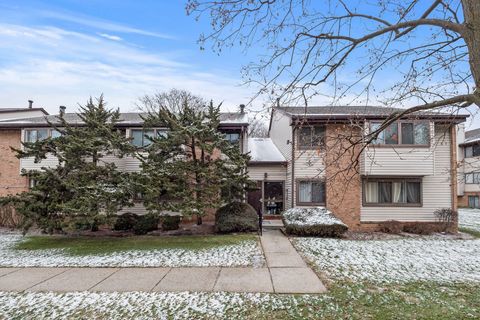 A home in West Bloomfield Twp