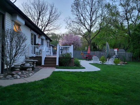 A home in Almont Vlg