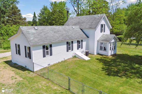 A home in Birch Run Vlg