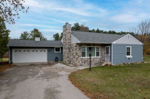 A home in Suttons Bay Twp