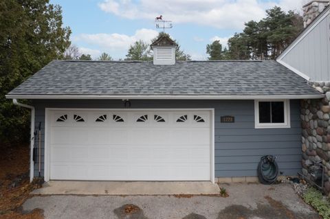 A home in Suttons Bay Twp