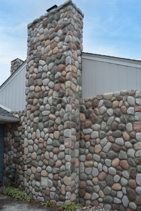 A home in Suttons Bay Twp