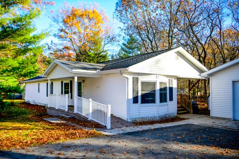 A home in Caseville Twp