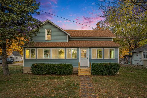 A home in Lawton Vlg