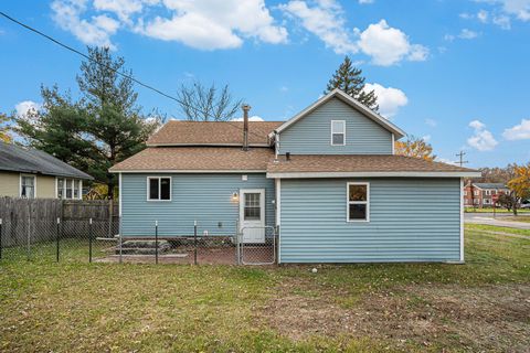 A home in Lawton Vlg