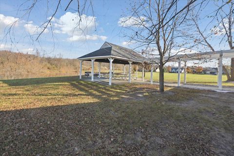 A home in Putnam Twp