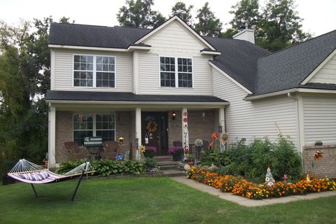 A home in Putnam Twp