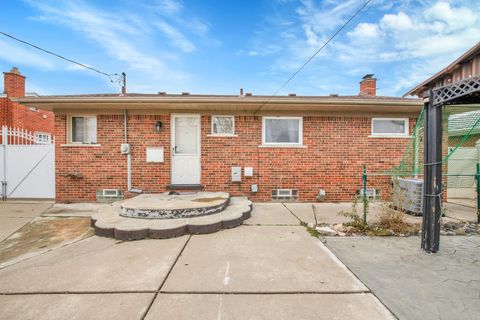 A home in Dearborn Heights