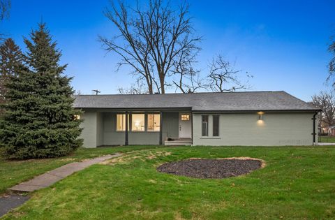 A home in Bloomfield Twp