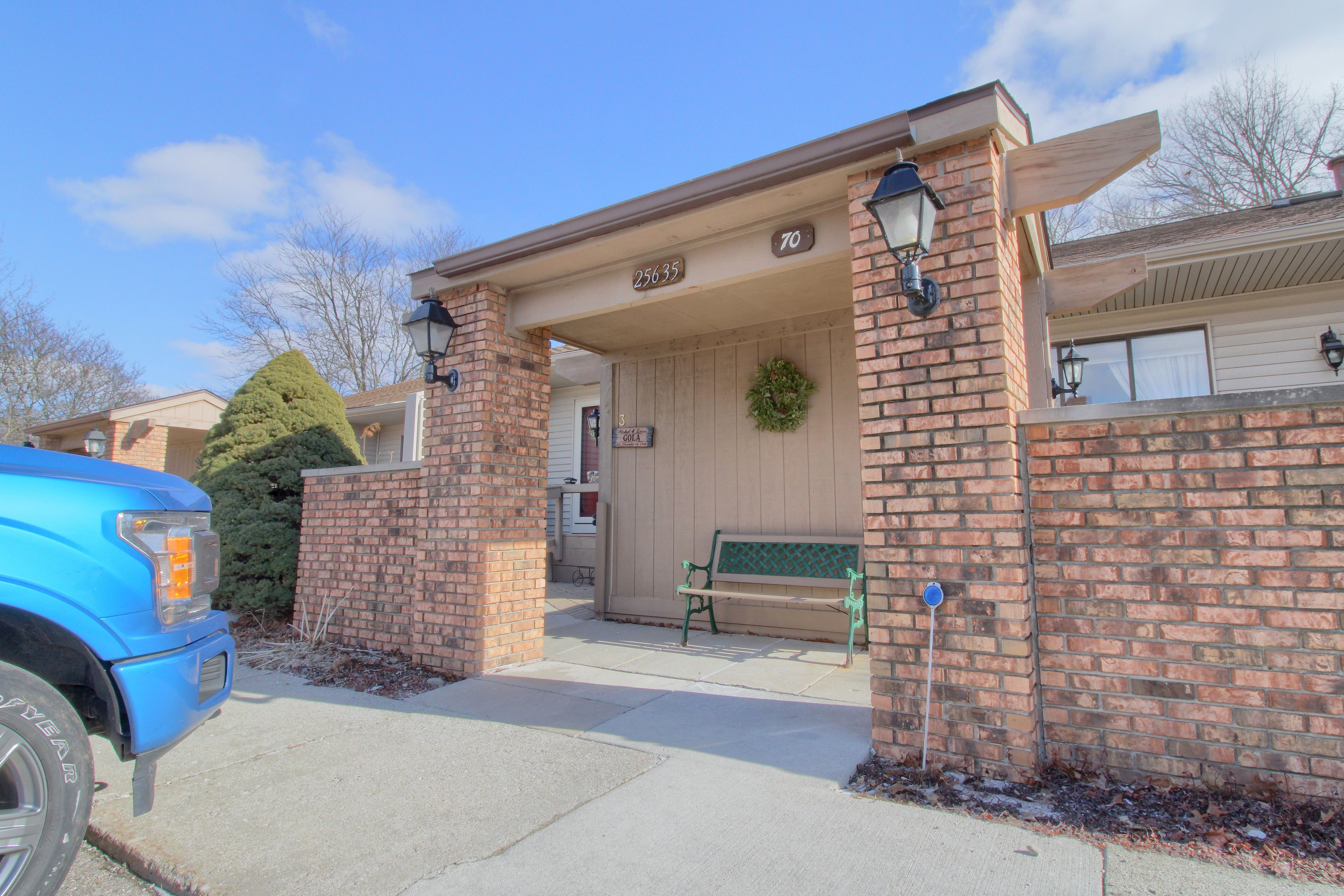 25635 Lexington 3

                                                                             South Lyon                                

                                    , MI - $179,900