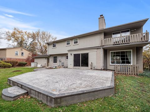 A home in Bloomfield Twp