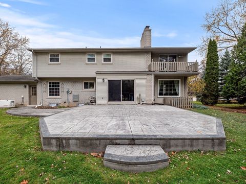 A home in Bloomfield Twp