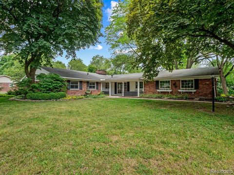 A home in Bloomfield Twp