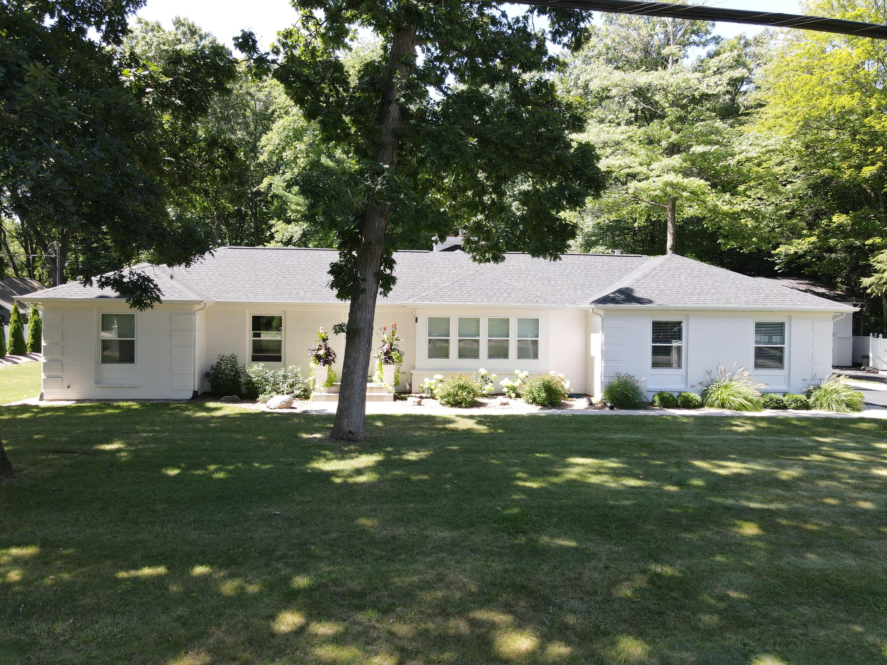 Photo 2 of 58 of 111 Maynard Avenue SW house